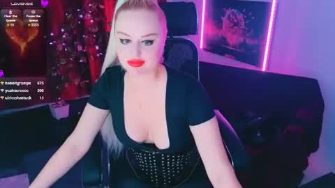 Snapshot of miss_alice_silver chatting on 06-21-26, 06:32 miss_alice_silver online show from 06-21-26, 06:32