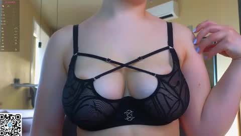 Sandy online show from 04-17-26, 01:08