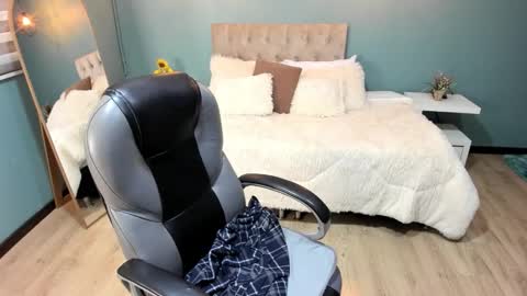 Cataleya online show from 10-24-25, 12:12