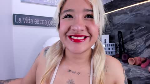 Snapshot of miss_danika chatting on 01-07-25, 11:05 Danika online show from 01-07-25, 11:05