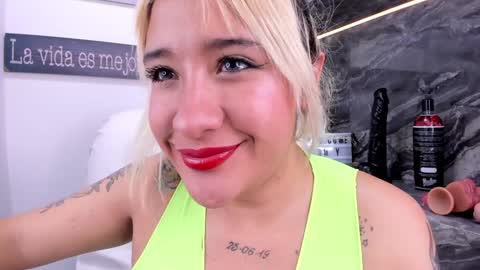 Snapshot of miss_danika chatting on 01-14-25, 02:11 Danika online show from 01-14-25, 02:11