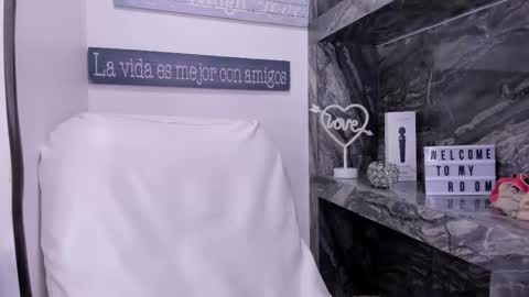 Snapshot of miss_danika chatting on 09-23-25, 11:02 Danika online show from 09-23-25, 11:02