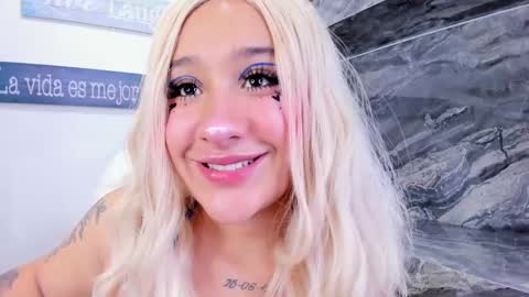 Snapshot of miss_danika chatting on 10-11-25, 11:09 Danika online show from 10-11-25, 11:09