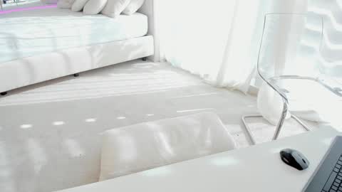 miss_diamond__ online show from 10-17-25, 07:44