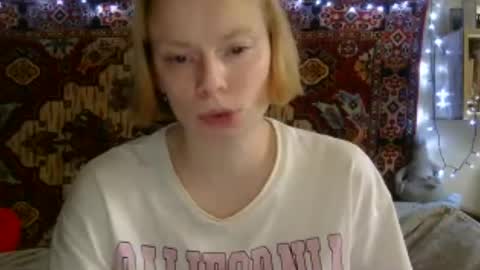Snapshot of miss_elistia_ chatting on 06-15-26, 11:12 Elis online show from 06-15-26, 11:12