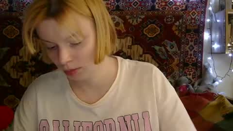 Snapshot of miss_elistia_ chatting on 06-22-26, 10:45 Elis online show from 06-22-26, 10:45