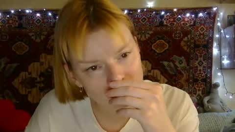 Snapshot of miss_elistia_ chatting on 08-04-26, 11:24 Elis online show from 08-04-26, 11:24