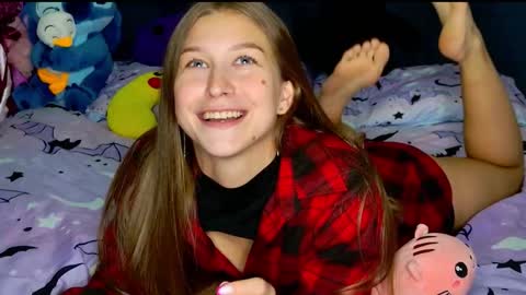 Emily online show from 11-11-25, 04:18