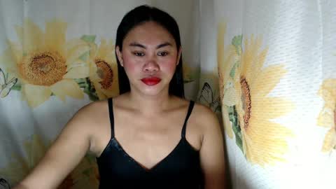 Snapshot of miss_eva2025 chatting on 07-17-26, 11:17 Eva online show from 07-17-26, 11:17