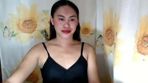 Snapshot of miss_eva2025 chatting on 07-29-26, 12:25 Eva online show from 07-29-26, 12:25