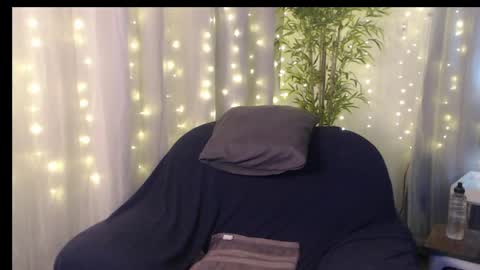 Miss EVA  Email misseva123xxx online show from 04-05-26, 03:36