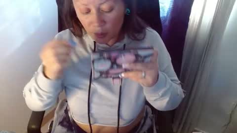 Snapshot of miss_evoleth2 chatting on 06-19-26, 09:40 Miss Evoleth online show from 06-19-26, 09:40