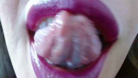 Snapshot of miss_evoleth2 chatting on 07-07-26, 12:02 Miss Evoleth online show from 07-07-26, 12:02