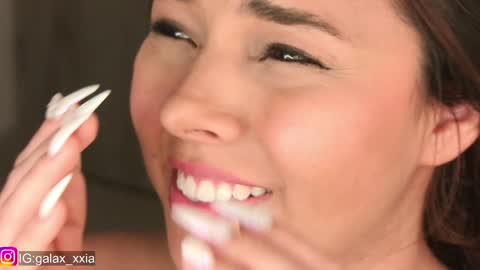  Elisabeth  IG galax xxia       online show from 02-07-25, 01:47