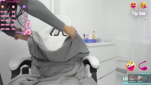 Miss Garcia online show from 02-06-25, 07:02