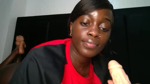 SensuElle  WHAT I DONT SHOW HERE... YOULL ONLY SEE IN PRIVATE  online show from 10-11-25, 10:52