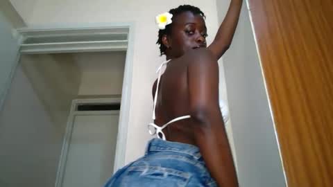 SensuElle  WHAT I DONT SHOW HERE... YOULL ONLY SEE IN PRIVATE  online show from 11-05-25, 07:08