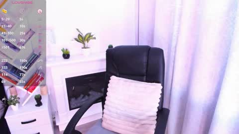 Snapshot of miss_jollie chatting on 10-04-25, 08:34 miss_jollie online show from 10-04-25, 08:34
