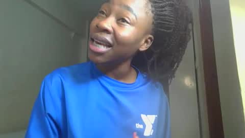 Miss Kiarrafit online show from 11-29-25, 01:52