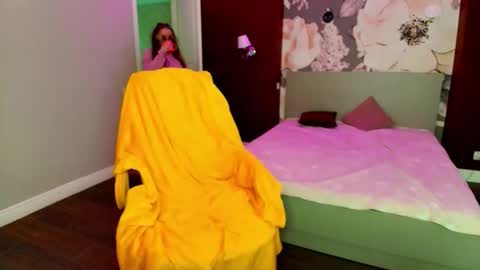 miss_kiten online show from 04-17-26, 01:30