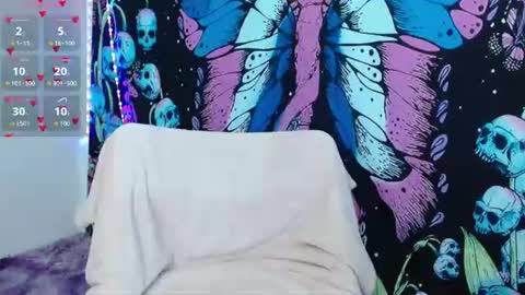 Snapshot of miss_kumikahri chatting on 07-15-26, 10:15 Ahri James online show from 07-15-26, 10:15
