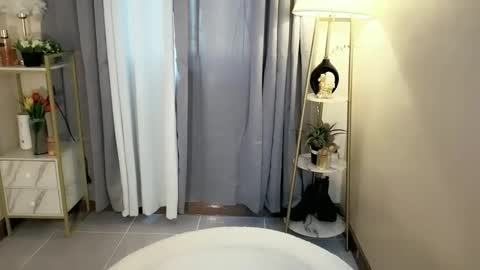 miss_kyrstyn online show from 05-01-26, 01:54