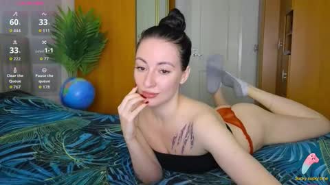 Laura online show from 10-24-25, 10:00