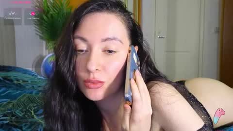 Snapshot of miss_leee chatting on 04-25-26, 01:41 Laura online show from 04-25-26, 01:41
