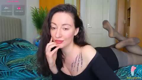 Snapshot of miss_leee chatting on 04-27-26, 09:40 Laura online show from 04-27-26, 09:40