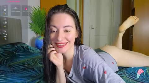 Snapshot of miss_leee chatting on 06-04-26, 09:59 Laura online show from 06-04-26, 09:59