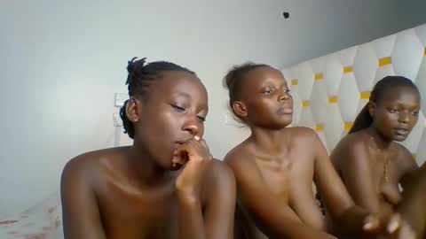 miss_lolah7 online show from 05-07-26, 11:54