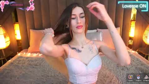 Snapshot of miss_martini chatting on 03-01-25, 10:34 online show from 03-01-25, 10:34
