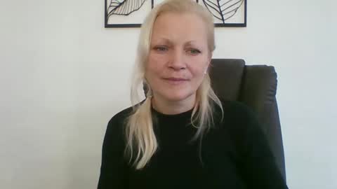 Snapshot of miss_natalix chatting on 10-25-25, 10:34 miss_natalix online show from 10-25-25, 10:34