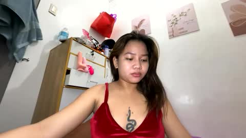 Snapshot of miss_peachyxxx chatting on 05-11-26, 05:54 Lyn online show from 05-11-26, 05:54