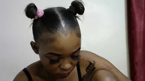 miss_rihanna2 online show from 09-11-25, 03:12