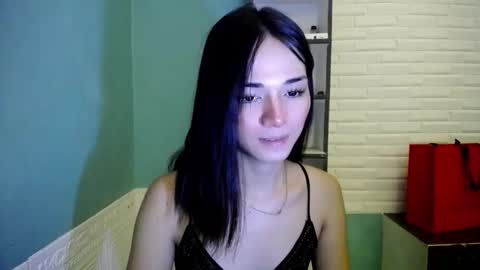 Snapshot of miss_rona_xoxo chatting on 05-01-26, 12:26 Rona online show from 05-01-26, 12:26
