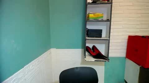 Snapshot of miss_rona_xoxo chatting on 05-06-26, 01:16 Rona online show from 05-06-26, 01:16