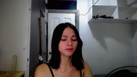 Snapshot of miss_rona_xoxo chatting on 07-22-26, 12:52 Rona online show from 07-22-26, 12:52
