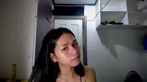 Snapshot of miss_rona_xoxo chatting on 07-25-26, 06:22 Rona online show from 07-25-26, 06:22