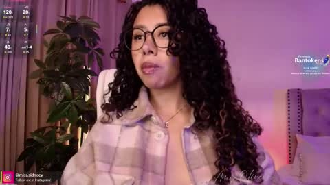 Snapshot of miss_sidney chatting on 09-24-25, 01:14 Amy Olivera online show from 09-24-25, 01:14