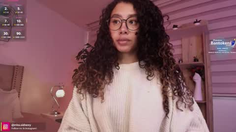 Snapshot of miss_sidney chatting on 10-20-25, 01:00 Amy Olivera online show from 10-20-25, 01:00