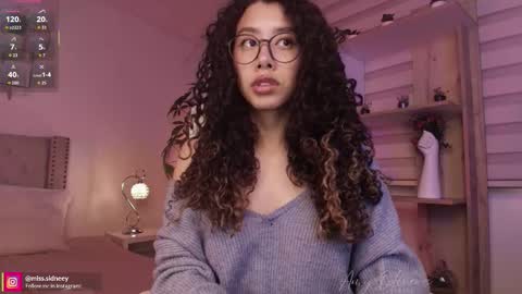 Snapshot of miss_sidney chatting on 10-21-25, 01:23 Amy Olivera online show from 10-21-25, 01:23