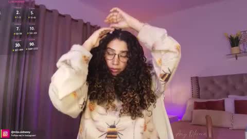 Snapshot of miss_sidney chatting on 11-25-25, 01:00 Amy Olivera online show from 11-25-25, 01:00