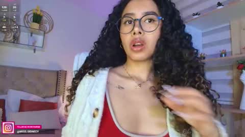 Snapshot of miss_sidney chatting on 11-27-25, 12:40 Amy Olivera online show from 11-27-25, 12:40