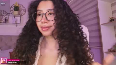 Snapshot of miss_sidney chatting on 12-01-25, 12:54 Amy Olivera online show from 12-01-25, 12:54