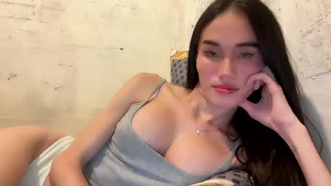 Snapshot of miss_sunshinex chatting on 07-11-26, 06:43 Shine online show from 07-11-26, 06:43