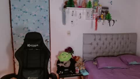 hanna    online show from 02-16-25, 04:53