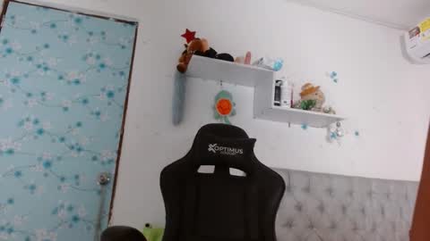 hanna    online show from 09-27-25, 03:11