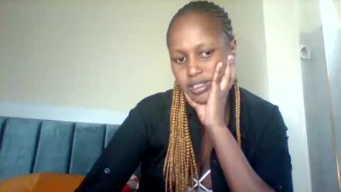 Snapshot of miss_vall chatting on 01-12-26, 08:19 miss_vall online show from 01-12-26, 08:19