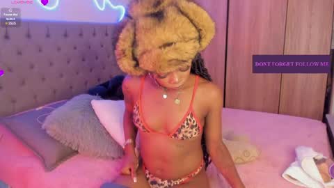 Snapshot of miss_west chatting on 08-06-26, 08:38 Tay Tay Independent Model online show from 08-06-26, 08:38